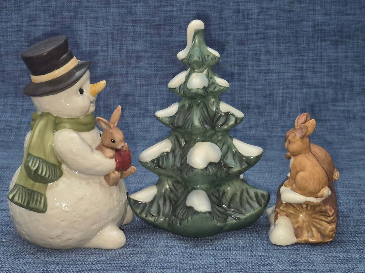 Goebel Porzellan Weihnacht  Figurenset Schneemann Tannenbaum Hasen 3-tlg