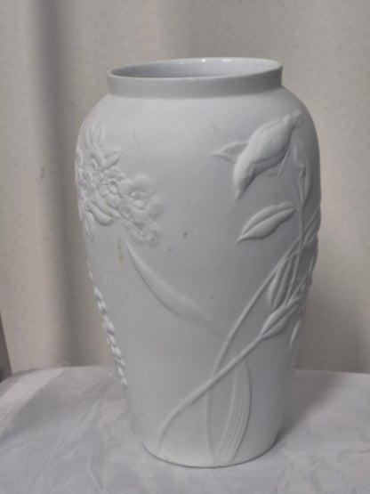 Hutschenreuther - Weiße Bisquit-Porzellan Vase - Reliefdarstellung - Vintage