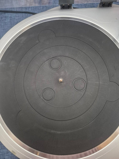 Tchibo Plattenspieler USB Vinyl Record Player 33/45 RPM Silber mit OVP