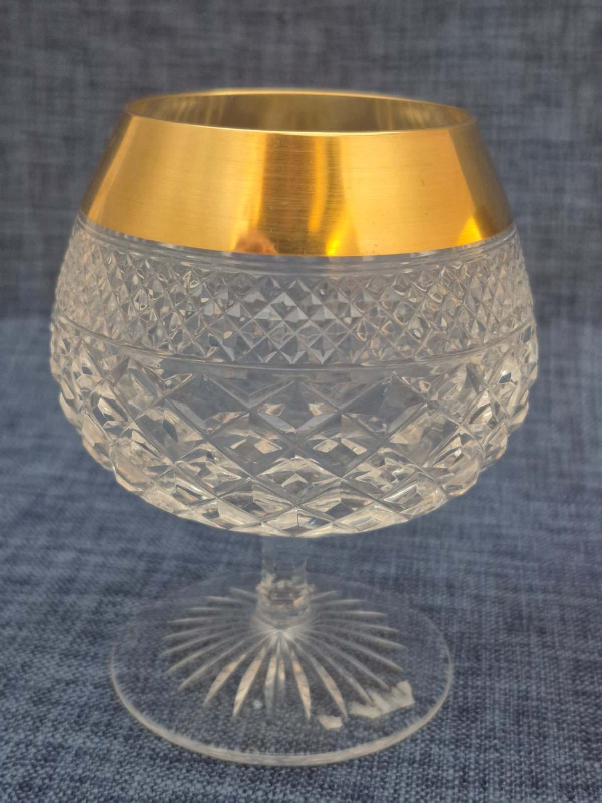 Josephinen Hütte - 2 Kristallglas Cognacschwenker - 24 Karat Golddekor