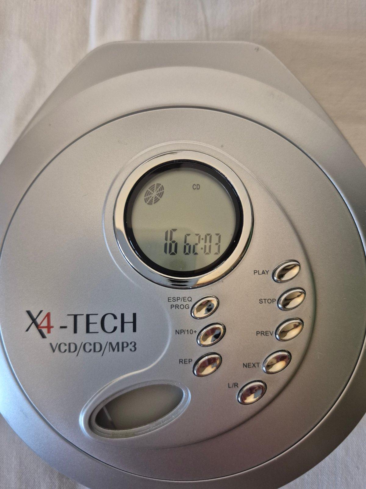 X4-TECH Skywalker Portabler CD MP3 VCD Player mit Netzteil ESP silber