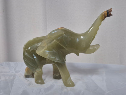 Elefant Figur Onyx Marmor handgeschnitzt Skulptur Rüssel oben Naturstein Deko