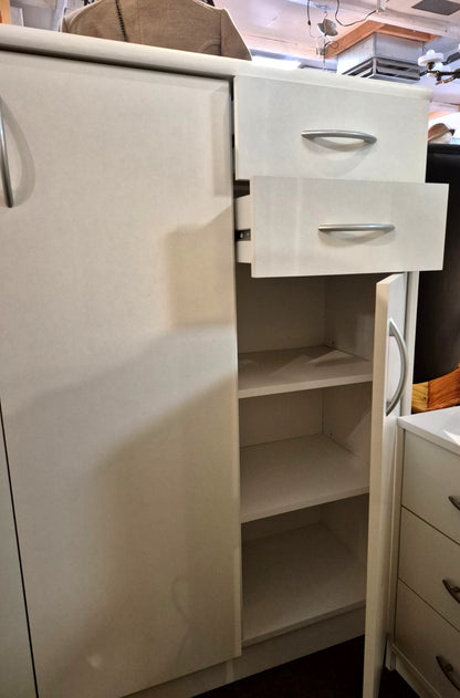 Weißer Mehrzweckschrank 3 Türen 2 Schubladen Hochglanz Sideboard Küchenschrank