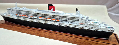 Cunard Queen Mary 2 Schiffsmodell QM2 Kreuzfahrtschiff Vitrine Holzsockel