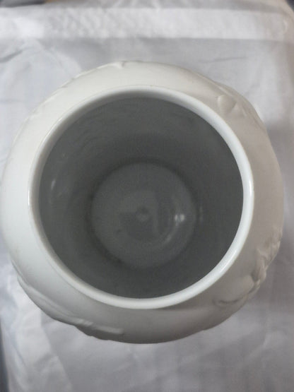Hutschenreuther - Weiße Bisquit-Porzellan Vase - Reliefdarstellung - Vintage