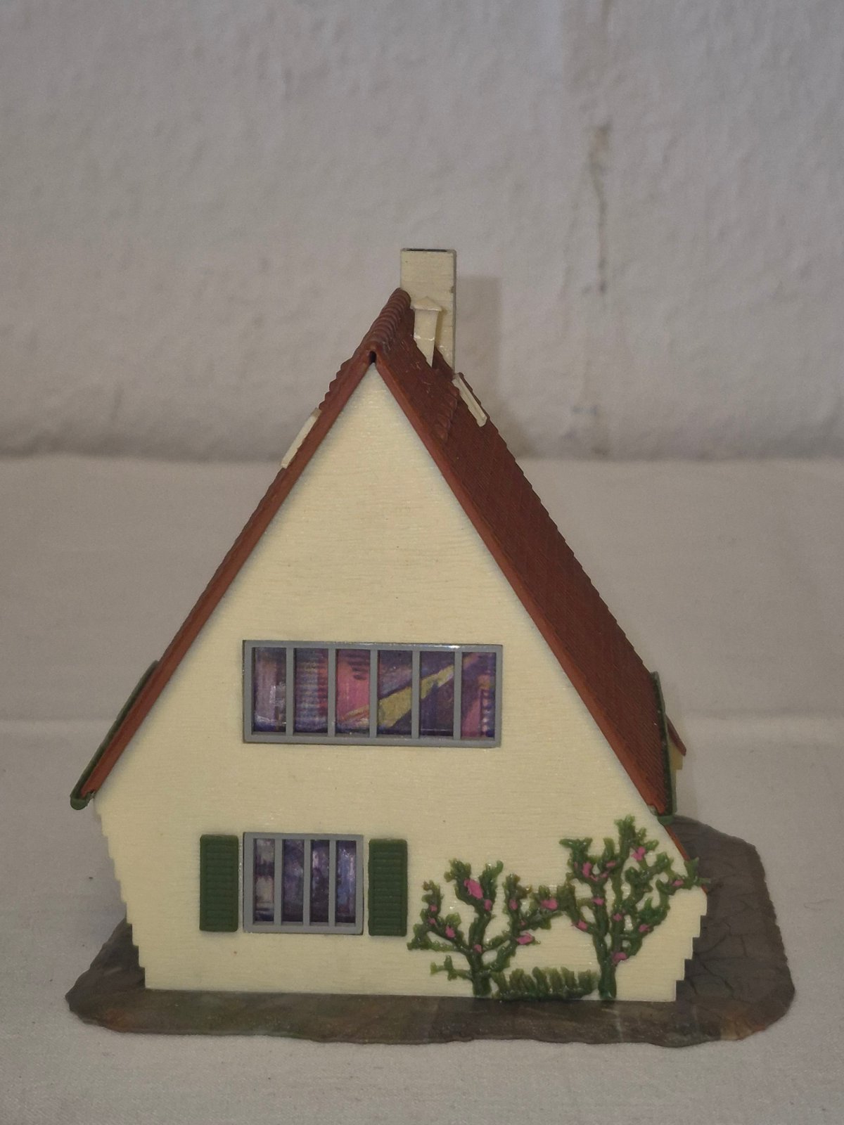 Faller Modellbau - B221 - modernes Wohnhaus - fertig gebaut - H0 - Auflösung