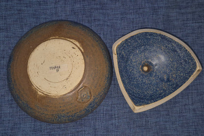 Keramik Deckeldose blau-braun gespenkelt Metallgriff Unikat Studio Vintage