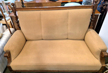 Antikes Gründerzeit Sofa Zweisitzer Nussbaum gedrechselt Nieten Beige ca.1880