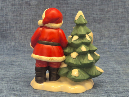 Goebel Weihnacht Figur "Post von weit her" Weihnachtsmann Porzellan
