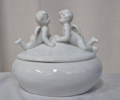 Porzellan Deckeldose weiß Putto Engel Figur Schmuckdose Vintage
