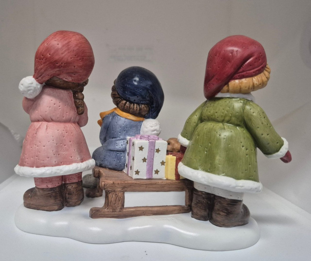 Goebel Nina & Marco Figurengruppe "Wir spielen im Schnee" Porzellan Weihnachten