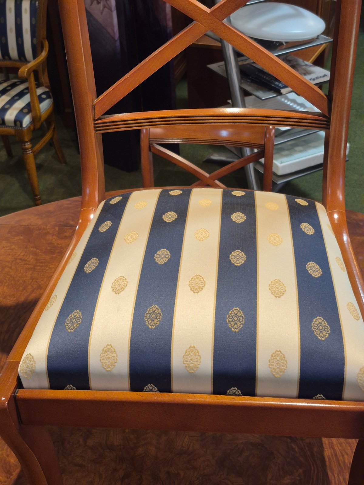 Esstisch ausziehbar + 4 Stühle Mahagoni Furnier Biedermeier Stil Säulenfuß