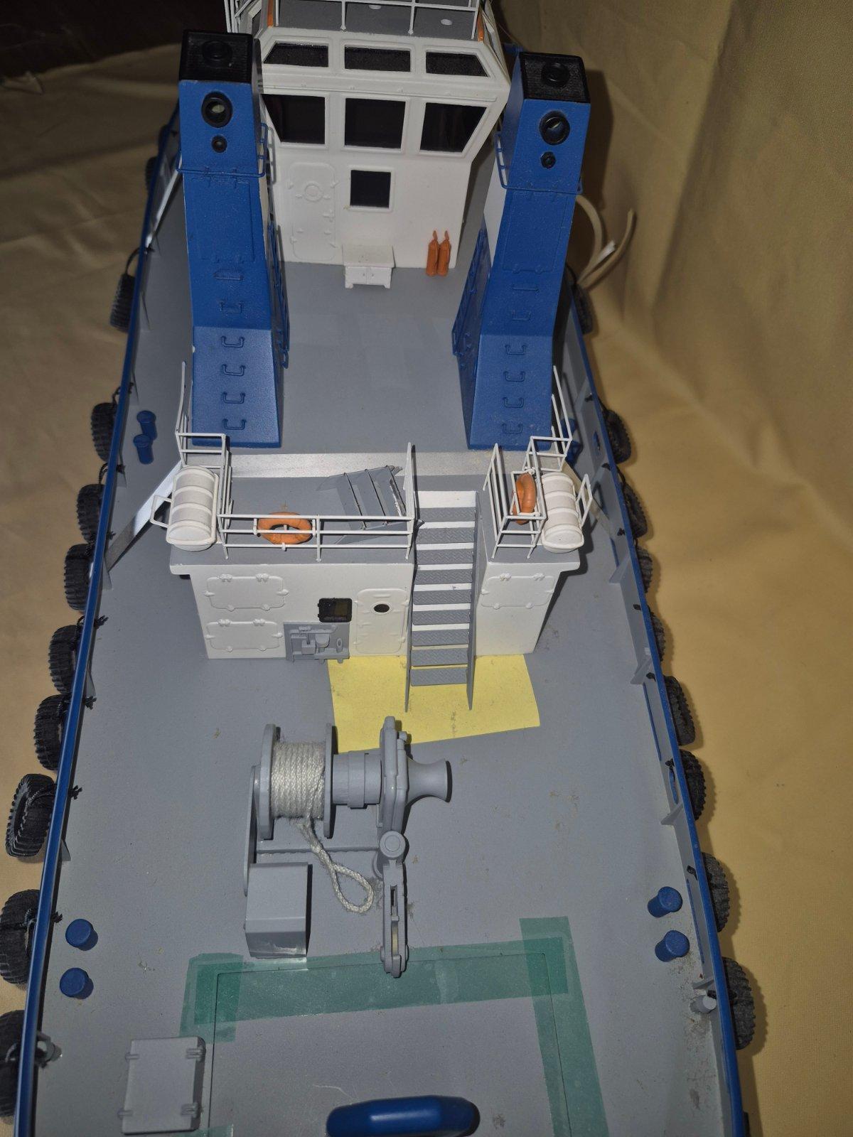 Schiffsmodell Schlepper Fairplay VI Rostock detailreich Kunststoff Diorama