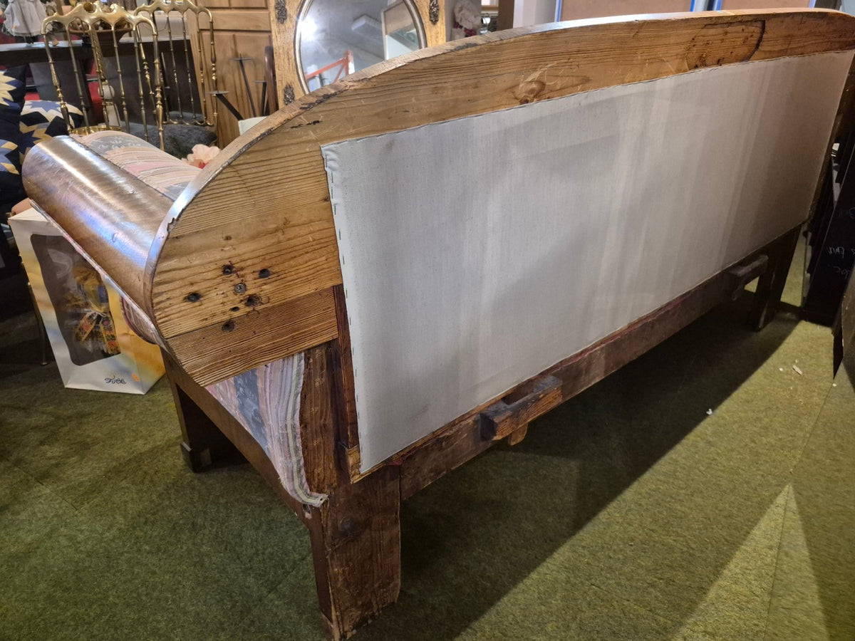 Antikes Biedermeier Sofa - Nussbaum Furnier -Messing Applikation - Streifenstoff