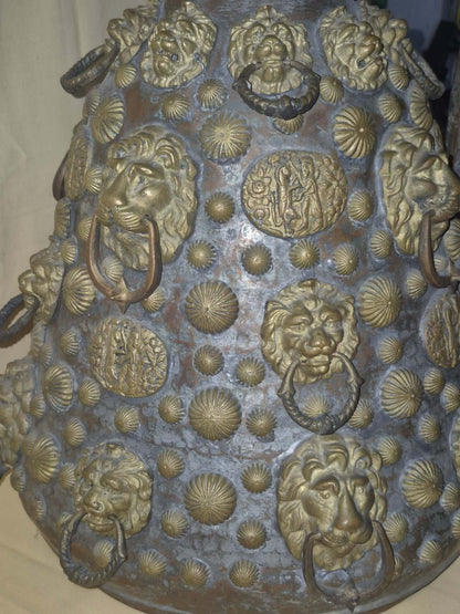 Antike Kupferkanne Ewer Löwenkopf Beschläge Messing Reliefs Historismus groß
