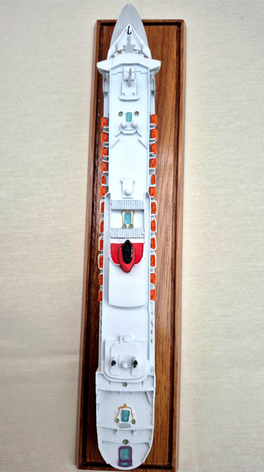 Cunard Queen Mary 2 Schiffsmodell QM2 Kreuzfahrtschiff Vitrine Holzsockel