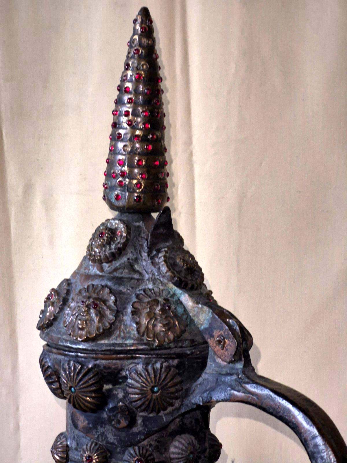 Alte Orientalische Kupferkanne Ewer mit Deckel Reliefdekor Steine Löwen Deko