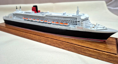 Cunard Queen Mary 2 Schiffsmodell QM2 Kreuzfahrtschiff Vitrine Holzsockel