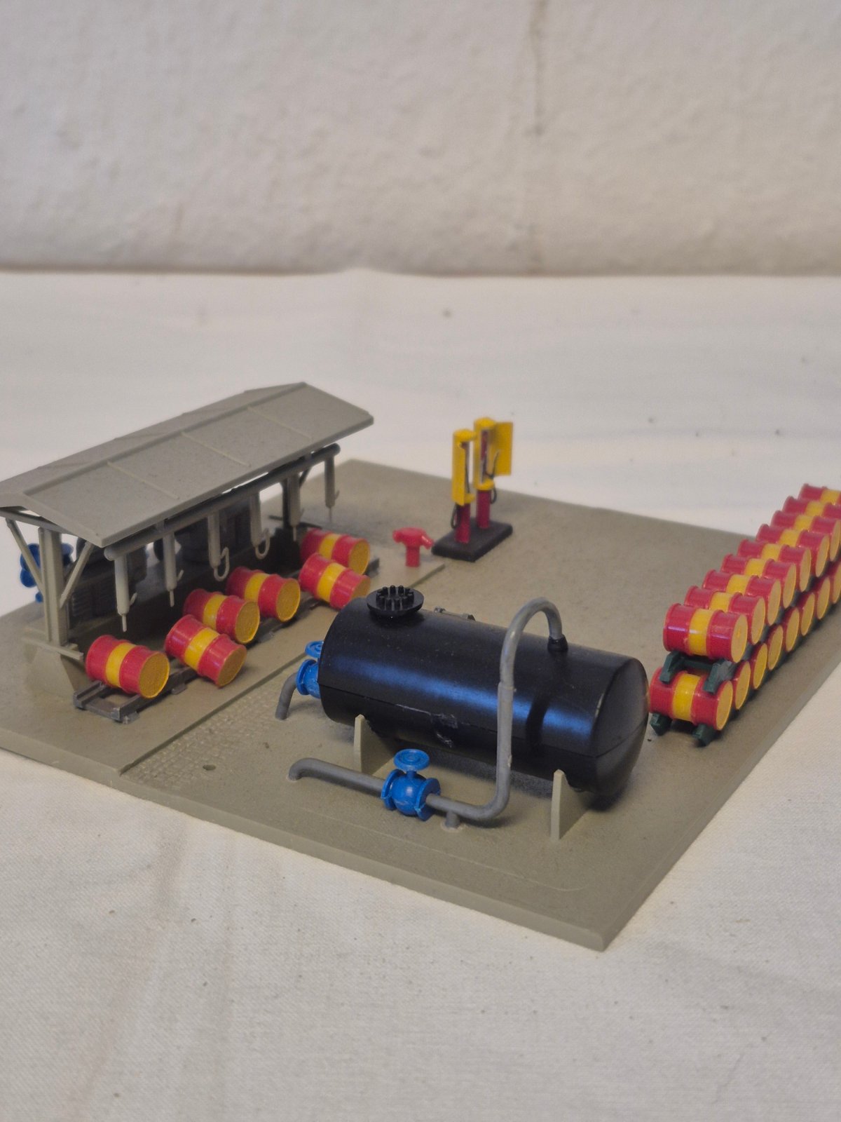 Kibri Tanklager Shell fertig gebaut Modelleisenbahn H0 Industrie