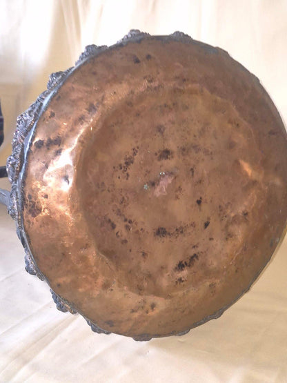 Alte Orientalische Kupferkanne Ewer mit Deckel Reliefdekor Steine Löwen Deko